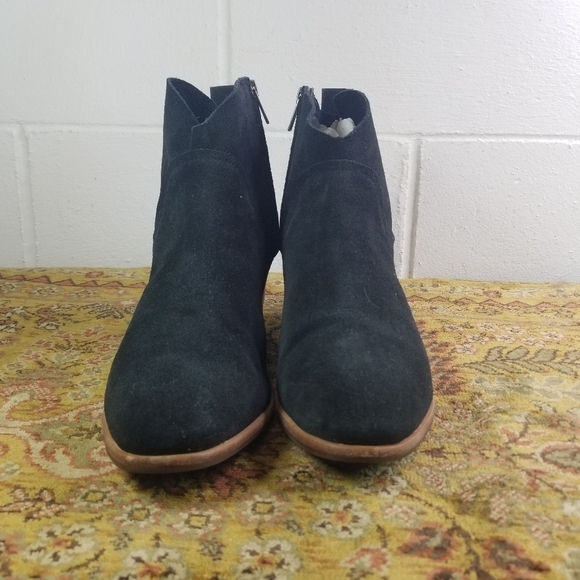 Ugg Kingsburg booties black suede heeled ankle boots - Picture 5 of 11
